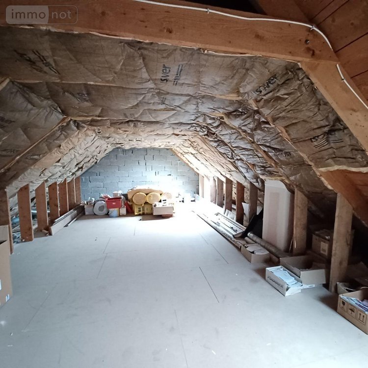 Fonds et murs commerciaux a vendre Plounéventer 29400 Finistère 271 m2  188400 euros