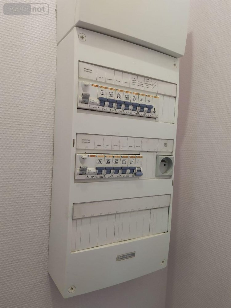 Maison a vendre Chantelle 03140 Allier 300 m2 12 pièces 149000 euros