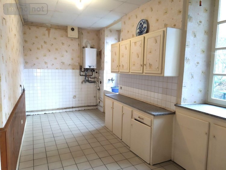 Maison a vendre Chantelle 03140 Allier 300 m2 12 pièces 149000 euros