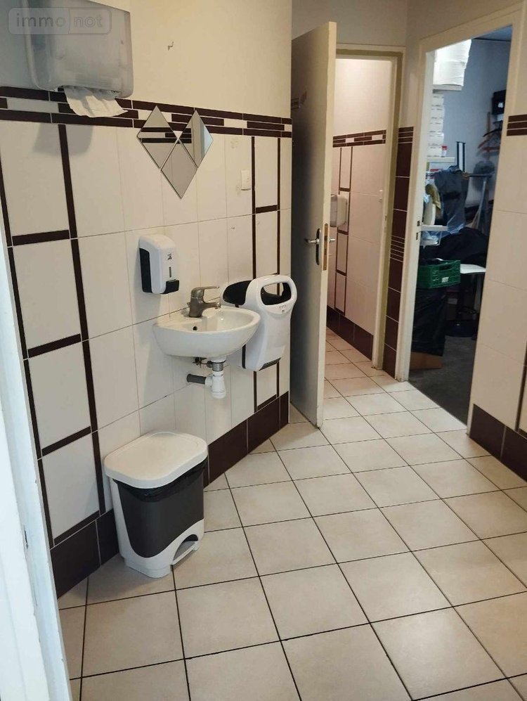 Fonds et murs commerciaux a vendre Isigny-le-Buat 50540 Manche 165 m2  168398 euros