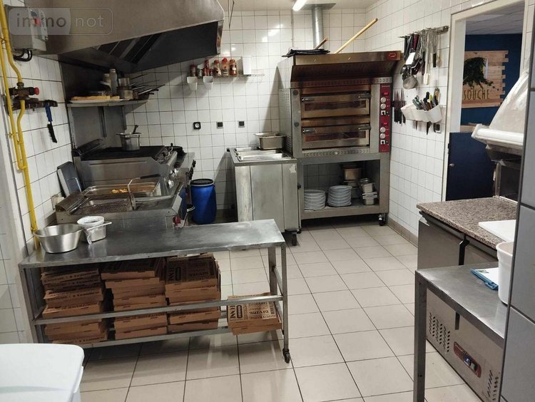 Fonds et murs commerciaux a vendre Isigny-le-Buat 50540 Manche 165 m2  159000 euros