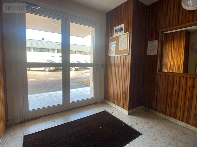 Fonds et murs commerciaux a vendre Limoges 87000 Haute-Vienne 97 m2  90650 euros