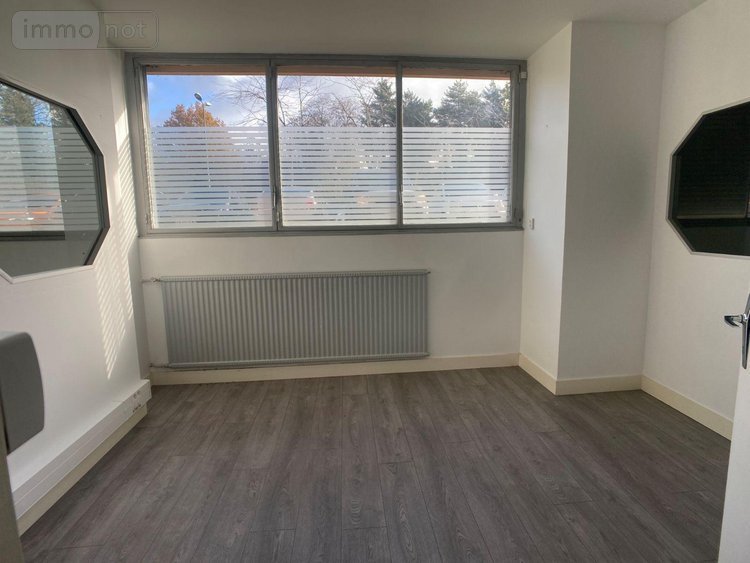 Fonds et murs commerciaux a vendre Limoges 87000 Haute-Vienne 97 m2  90650 euros