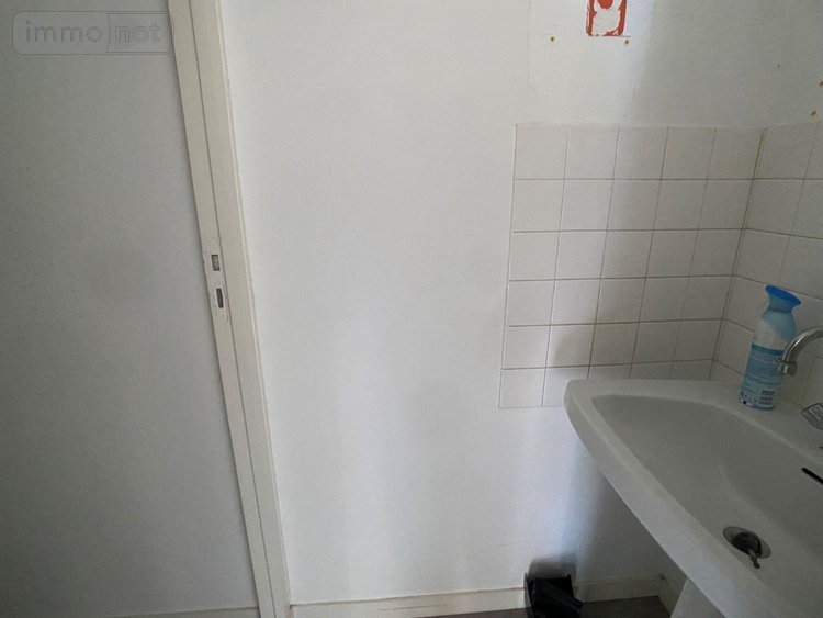 Fonds et murs commerciaux a vendre Limoges 87000 Haute-Vienne 97 m2  90650 euros