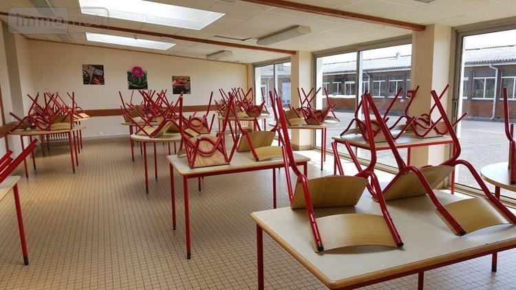 Immeuble a vendre Barenton 50720 Manche 2300 m2  315300 euros