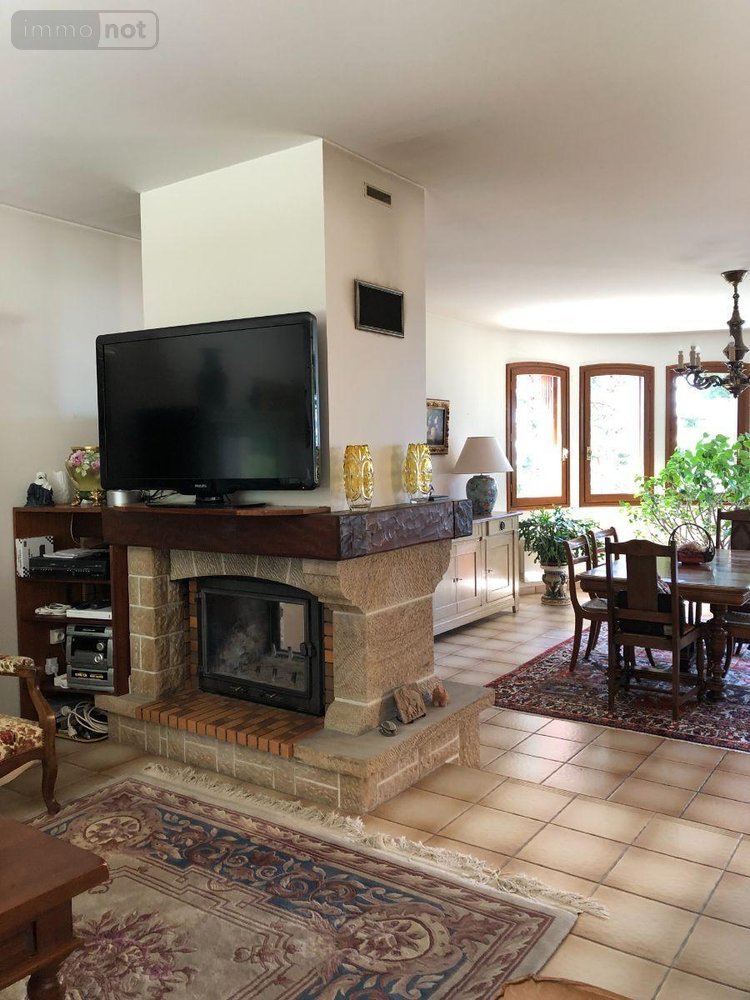 Maison a vendre Aubazines 19190 Corrèze 231 m2 8 pièces 293700 euros