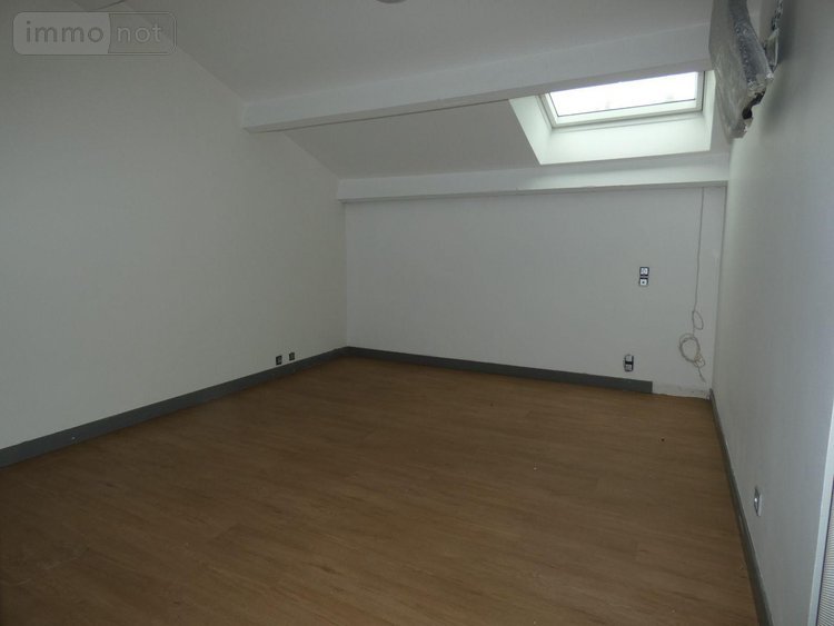 Fonds et murs commerciaux a vendre Gerzat 63360 Puy-de-Dôme 900 m2  518000 euros