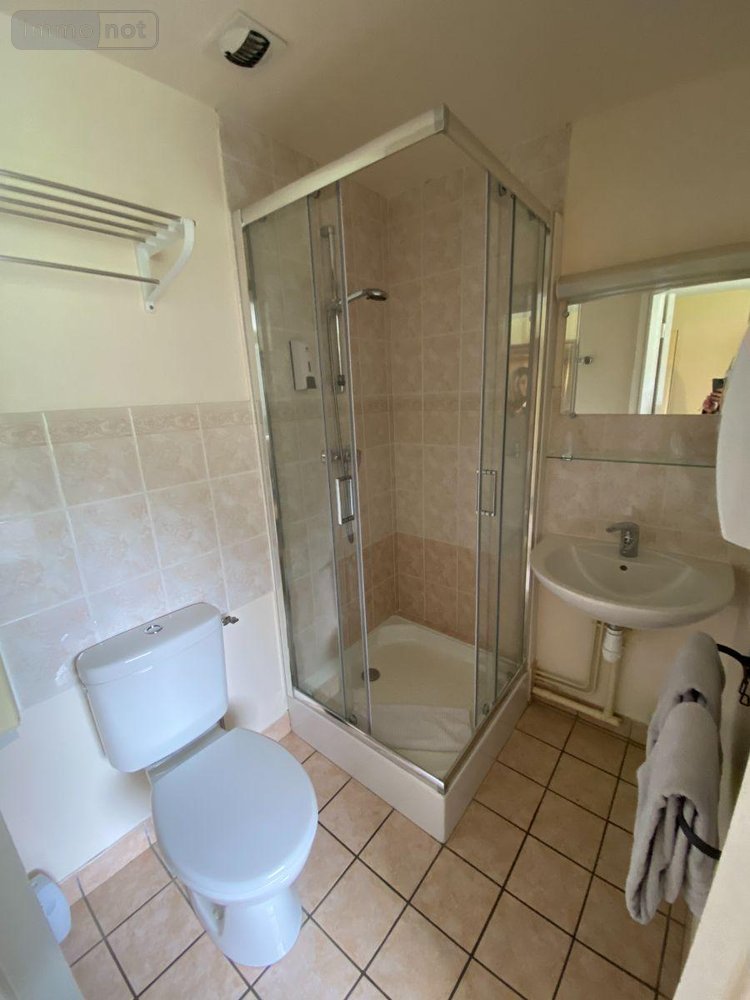 Fonds et murs commerciaux a vendre Le Falgoux 15380 Cantal  660000 euros