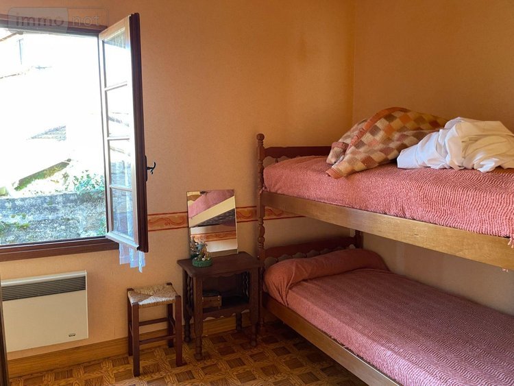 Immeuble a vendre Lacapelle-Marival 46120 Lot 177 m2  188400 euros