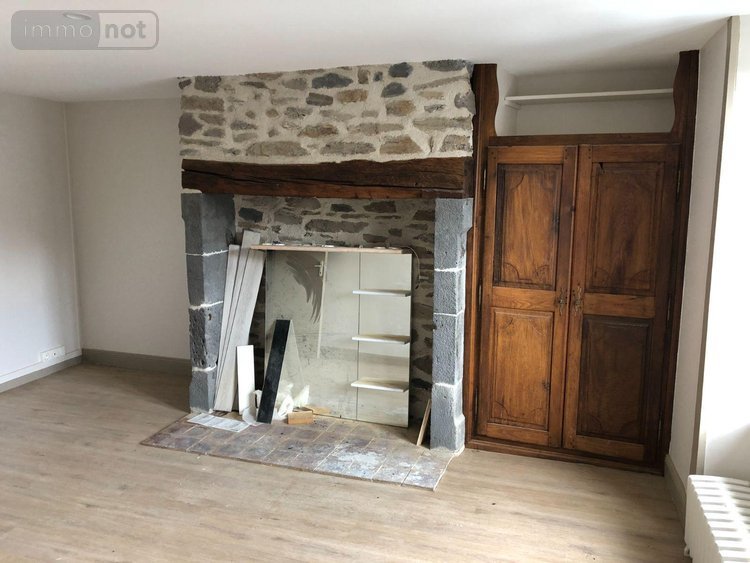 Immeuble a vendre Mauriac 15200 Cantal  275600 euros