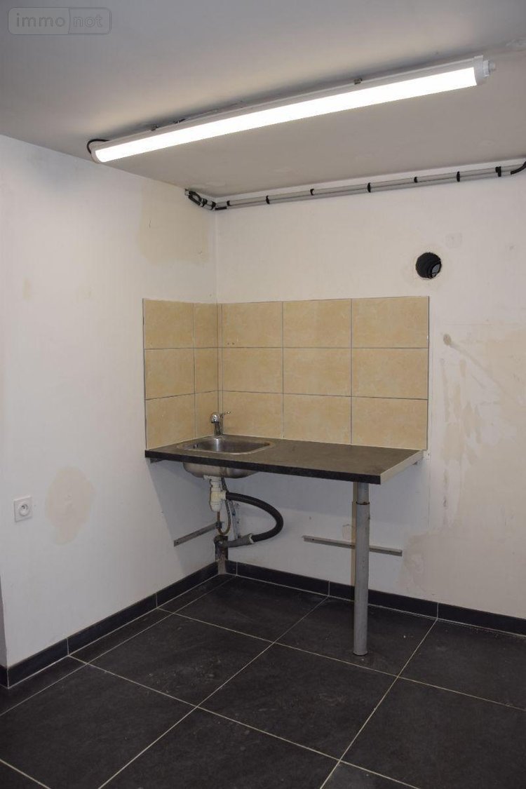 Fonds et murs commerciaux a vendre Concarneau 29900 Finistère 95 m2  147476 euros