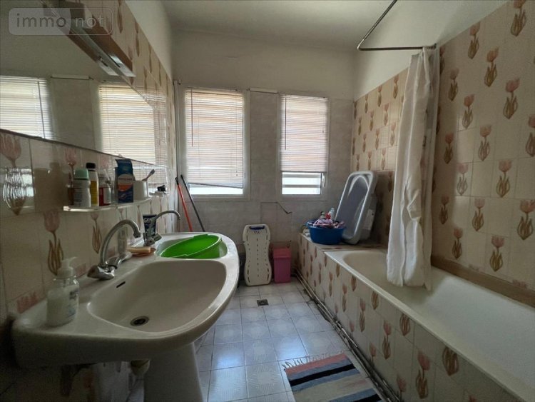 Immeuble a vendre Saint-Denis 97400 Réunion 160 m2  519000 euros