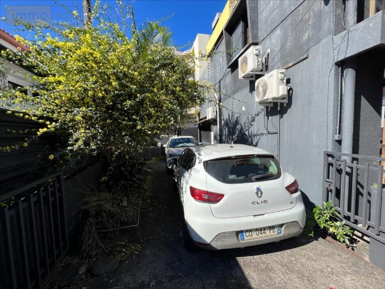 Immeuble a vendre Le Tampon 97430 Réunion 280 m2  420000 euros
