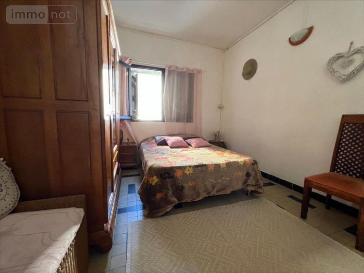 Immeuble a vendre Le Tampon 97430 Réunion 280 m2  420000 euros