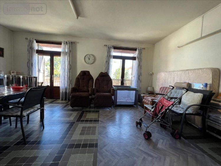 Immeuble a vendre Le Tampon 97430 Réunion 280 m2  420000 euros