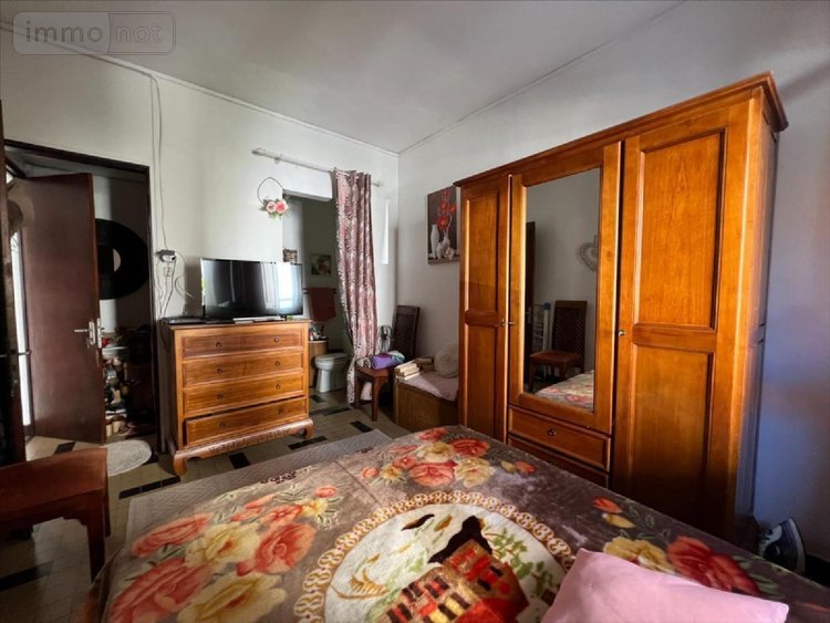 Immeuble a vendre Le Tampon 97430 Réunion 280 m2  420000 euros