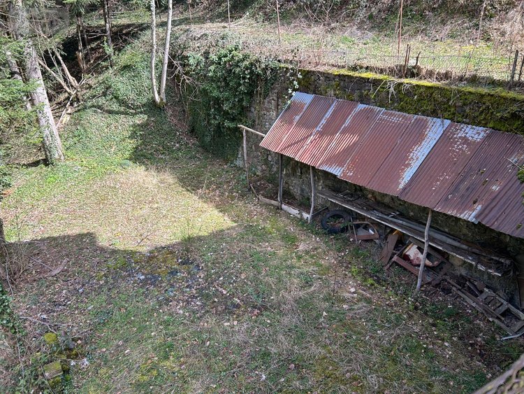 Immeuble a vendre Condat 15190 Cantal 344 m2  28000 euros