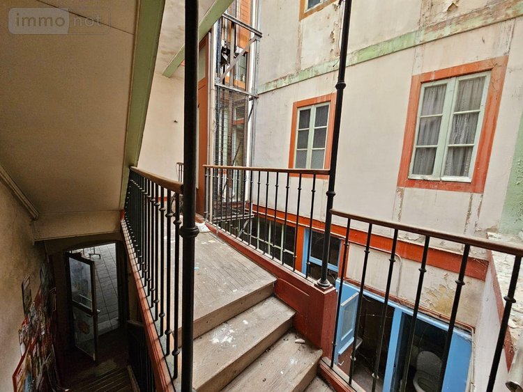 Immeuble a vendre Saint-Amour 39160 Jura 238 m2  49000 euros