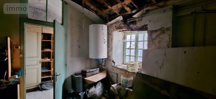 Immeuble a vendre Saint-Amour 39160 Jura 238 m2  49000 euros