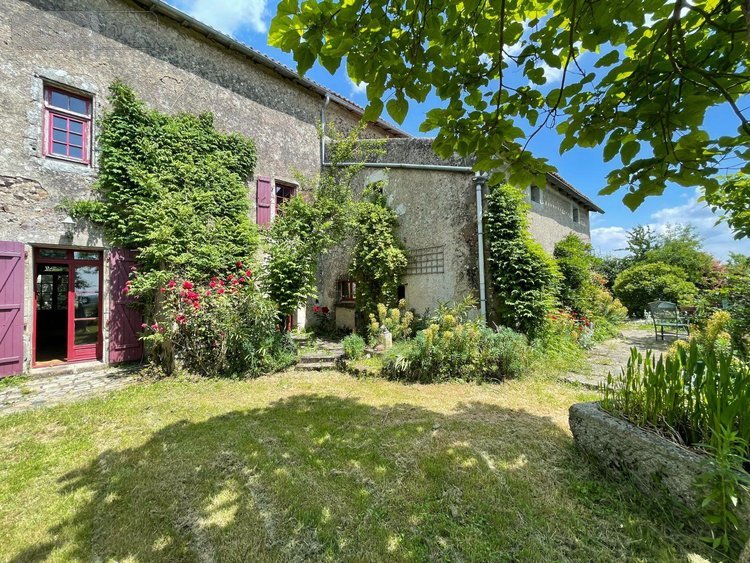 propriete a vendre Saint Maurice Étusson 79150 Deux-Sèvres 196 m2 7 pièces 262500 euros