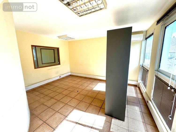 Immeuble a vendre Saint-Pierre 97410 Réunion 878 m2  2496000 euros