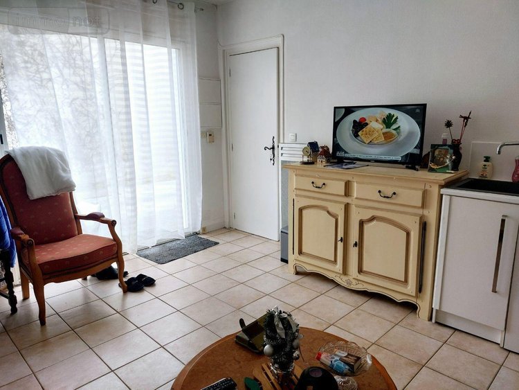 Immeuble a vendre La Jarrie 17220 Charente-Maritime 133 m2  396416 euros