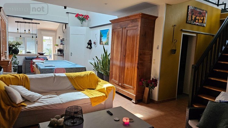 Immeuble a vendre Arnage 72230 Sarthe 350 m2  465000 euros