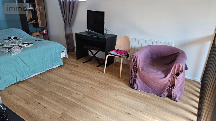 Immeuble a vendre Arnage 72230 Sarthe 350 m2  465000 euros