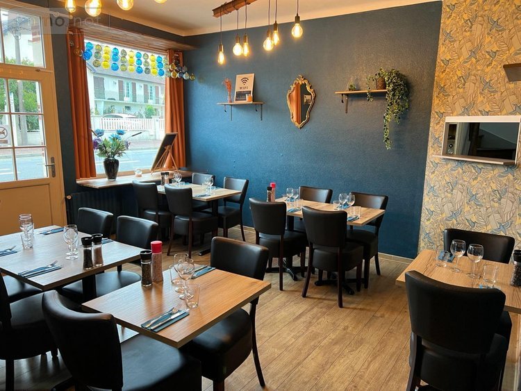 Fonds et murs commerciaux a vendre Lavenay 72310 Sarthe  54000 euros