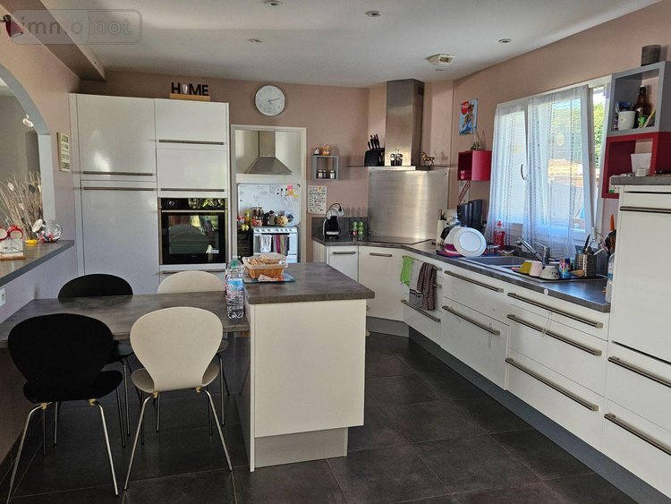 Maison a vendre Le Gua 17600 Charente-Maritime 207 m2 8 pièces 676000 euros