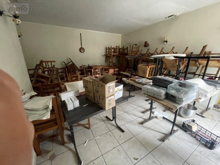Fonds et murs commerciaux a vendre Thiverny 60160 Oise 370 m2  245000 euros