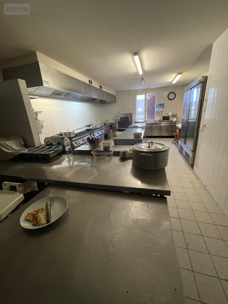 Fonds et murs commerciaux a vendre Thiverny 60160 Oise 370 m2  245000 euros