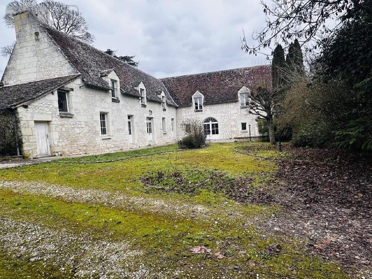 propriete a vendre Ligré 37500 Indre-et-Loire 325 m2 15 pièces 430400 euros