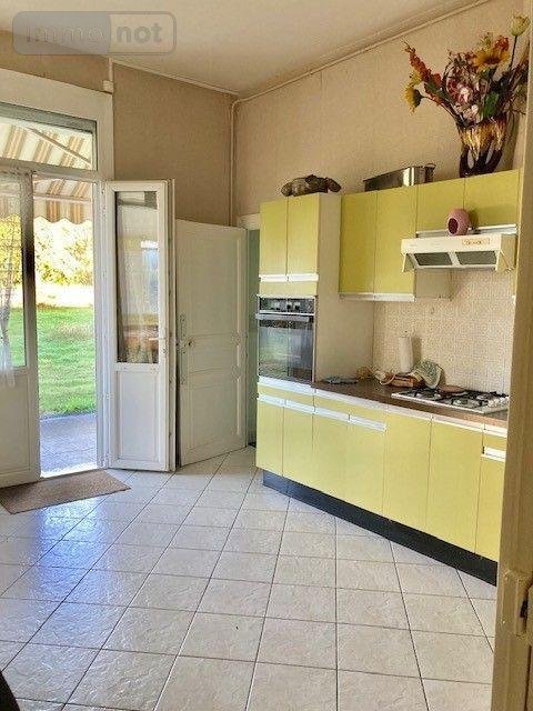 propriete a vendre Guécélard 72230 Sarthe 221 m2 12 pièces 230000 euros
