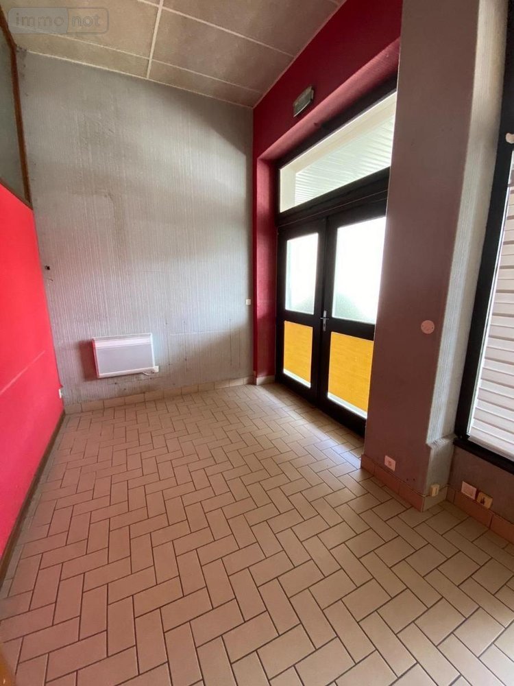 Fonds et murs commerciaux a vendre Vesoul 70000 Haute-Saône 61 m2  54800 euros
