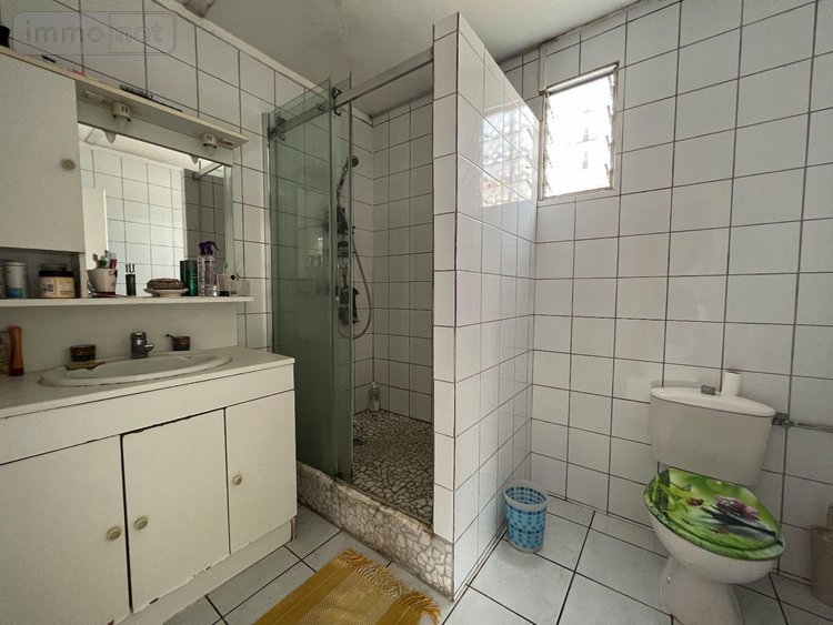 Immeuble a vendre Saint-Paul 97460 Réunion 371 m2  570500 euros