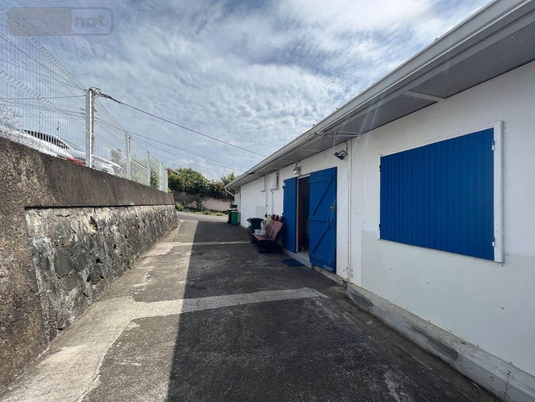 Immeuble a vendre Saint-Paul 97460 Réunion 371 m2  570500 euros