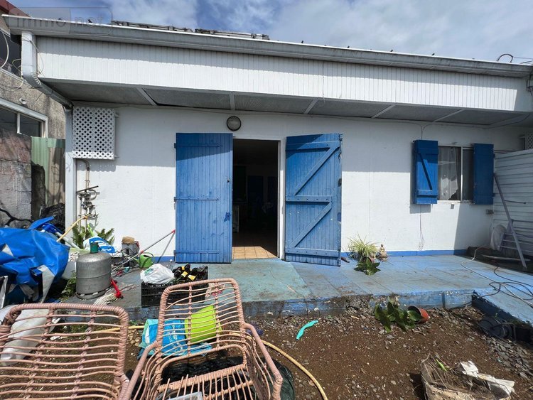 Immeuble a vendre Saint-Paul 97460 Réunion 371 m2  570500 euros