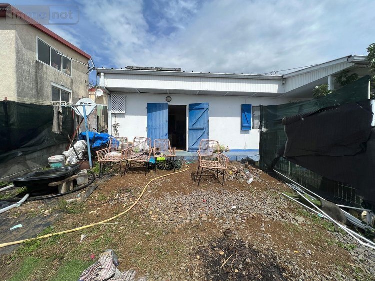 Immeuble a vendre Saint-Paul 97460 Réunion 371 m2  570500 euros