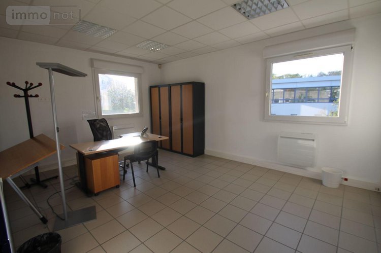 Fonds et murs commerciaux a vendre Dardilly 69570 Rhône  865000 euros