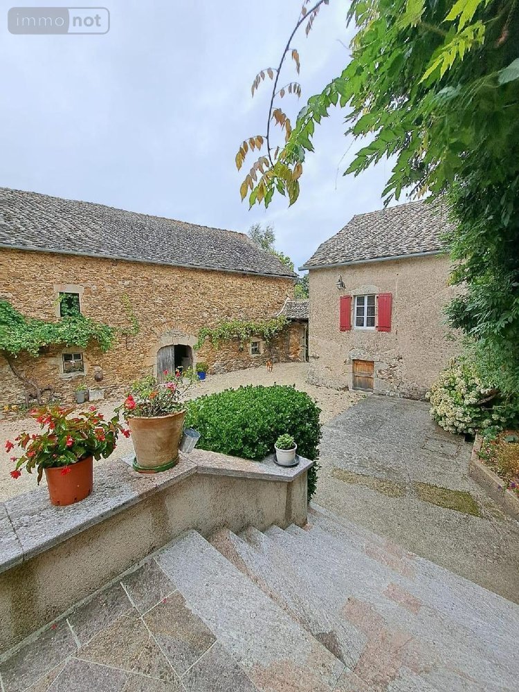 Maison a vendre La Salvetat-Peyralès 12440 Aveyron 370 m2 8 pièces 636000 euros