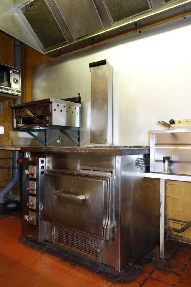 Fonds et murs commerciaux a vendre Charbonnières 71260 Saône-et-Loire 192 m2  215000 euros