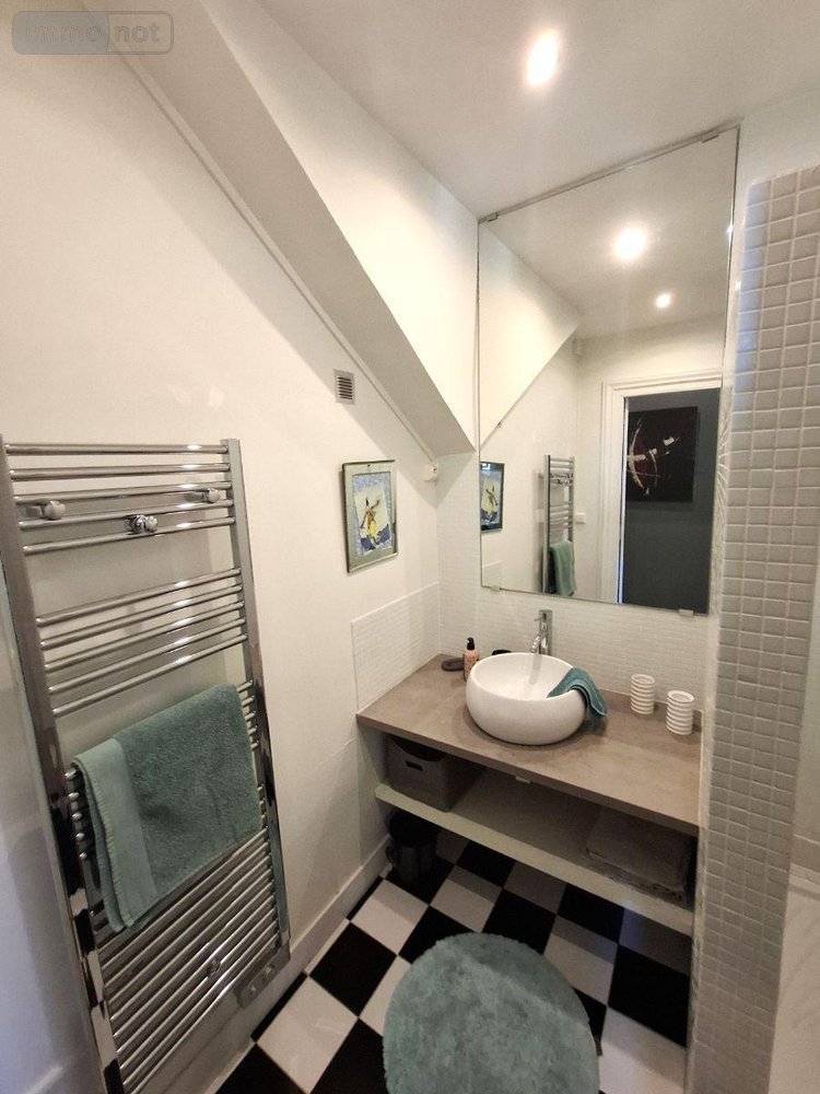 Maison a vendre Sauxillanges 63490 Puy-de-Dôme 247 m2 14 pièces 325500 euros