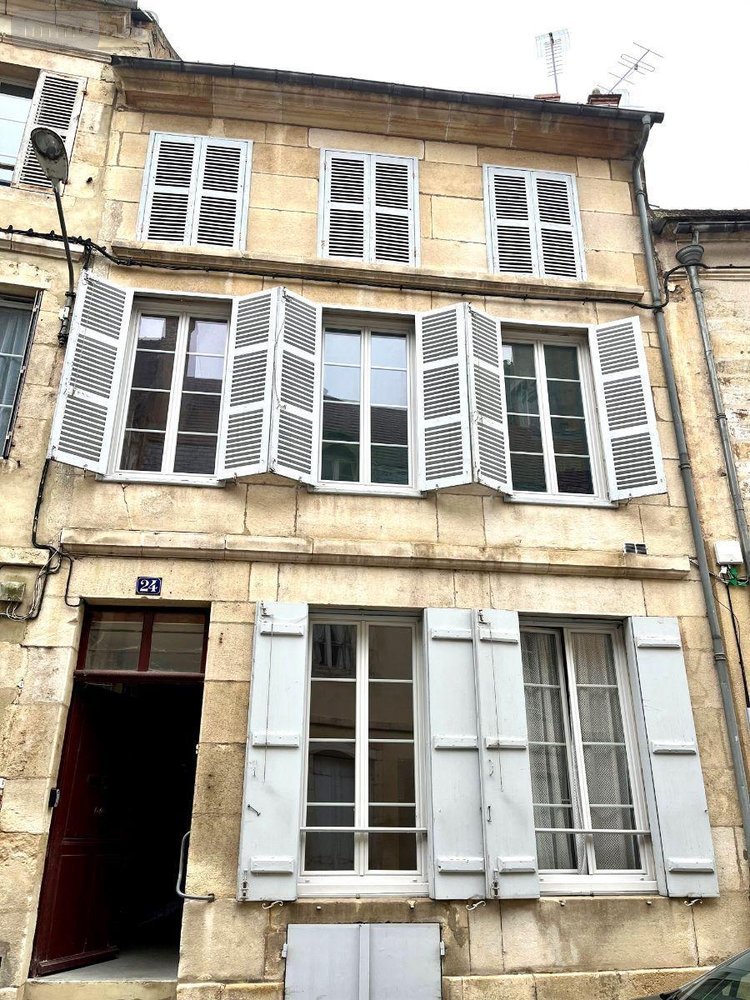 Immeuble a vendre Avallon 89200 Yonne 151 m2  149000 euros