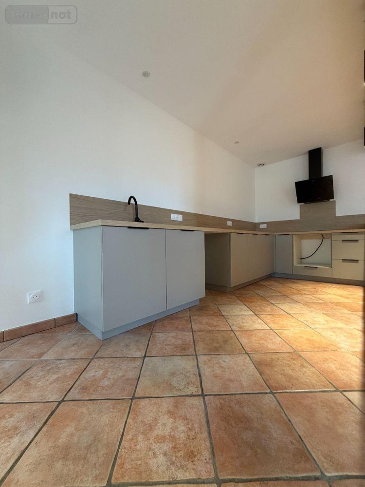 Location maison Crêches-sur-Saône 71680 Saône-et-Loire 141 m2 5 pièces 1500 euros