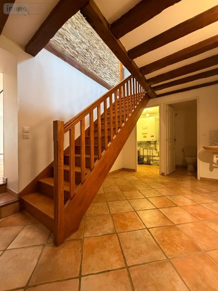 Location maison Crêches-sur-Saône 71680 Saône-et-Loire 141 m2 5 pièces 1500 euros