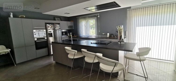 Maison a vendre Mouriès 13890 Bouches-du-Rhône 140 m2 6 pièces 798000 euros