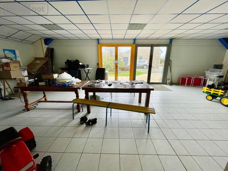 Fonds et murs commerciaux a vendre Ploumilliau 22300 Côtes-d'Armor 250 m2  220300 euros