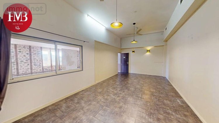 Fonds et murs commerciaux a vendre Aurillac 15000 Cantal  369250 euros