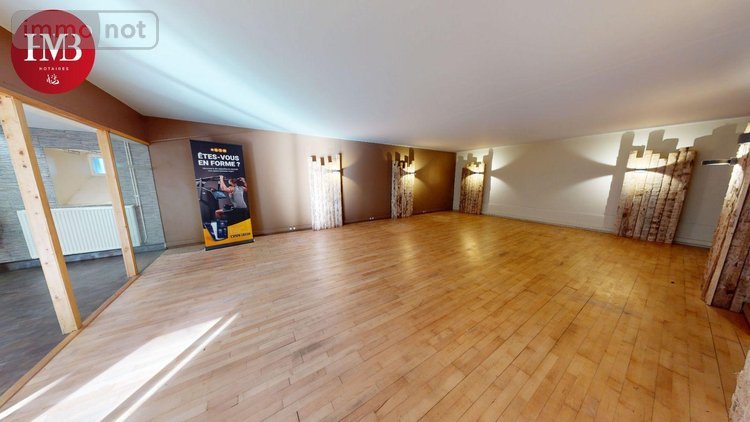 Fonds et murs commerciaux a vendre Aurillac 15000 Cantal  369250 euros